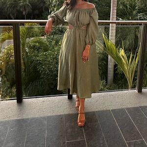 Astr the Label Cassian Sage Long Midi Dress Cut out off shoulder long sleeve L